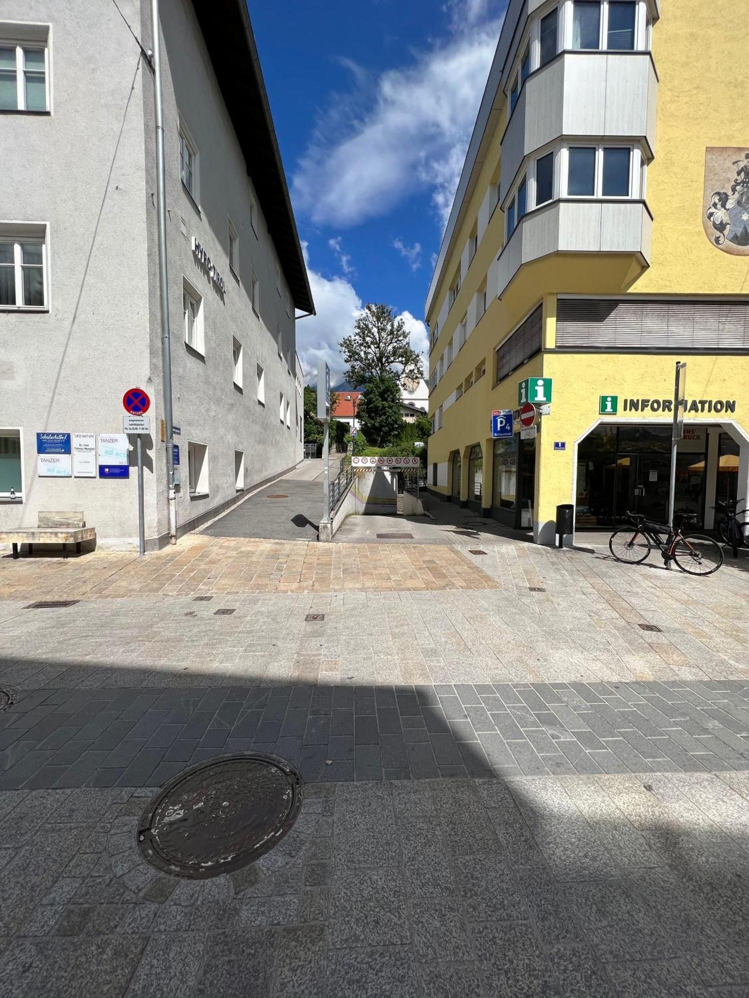 Mitten Im Zentrum Ferienwohnungen Mit Sonniger Terrasse Telfs Buitenkant foto