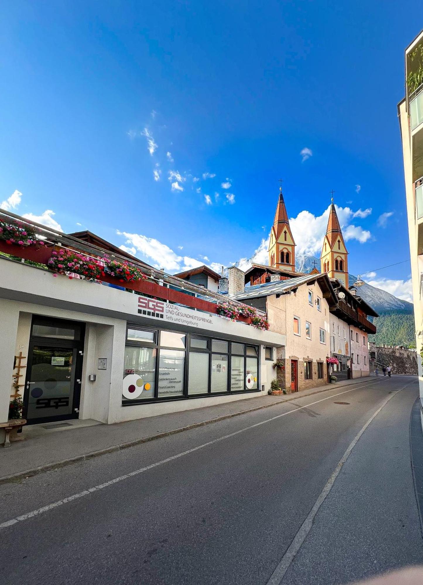 Mitten Im Zentrum Ferienwohnungen Mit Sonniger Terrasse Telfs Buitenkant foto