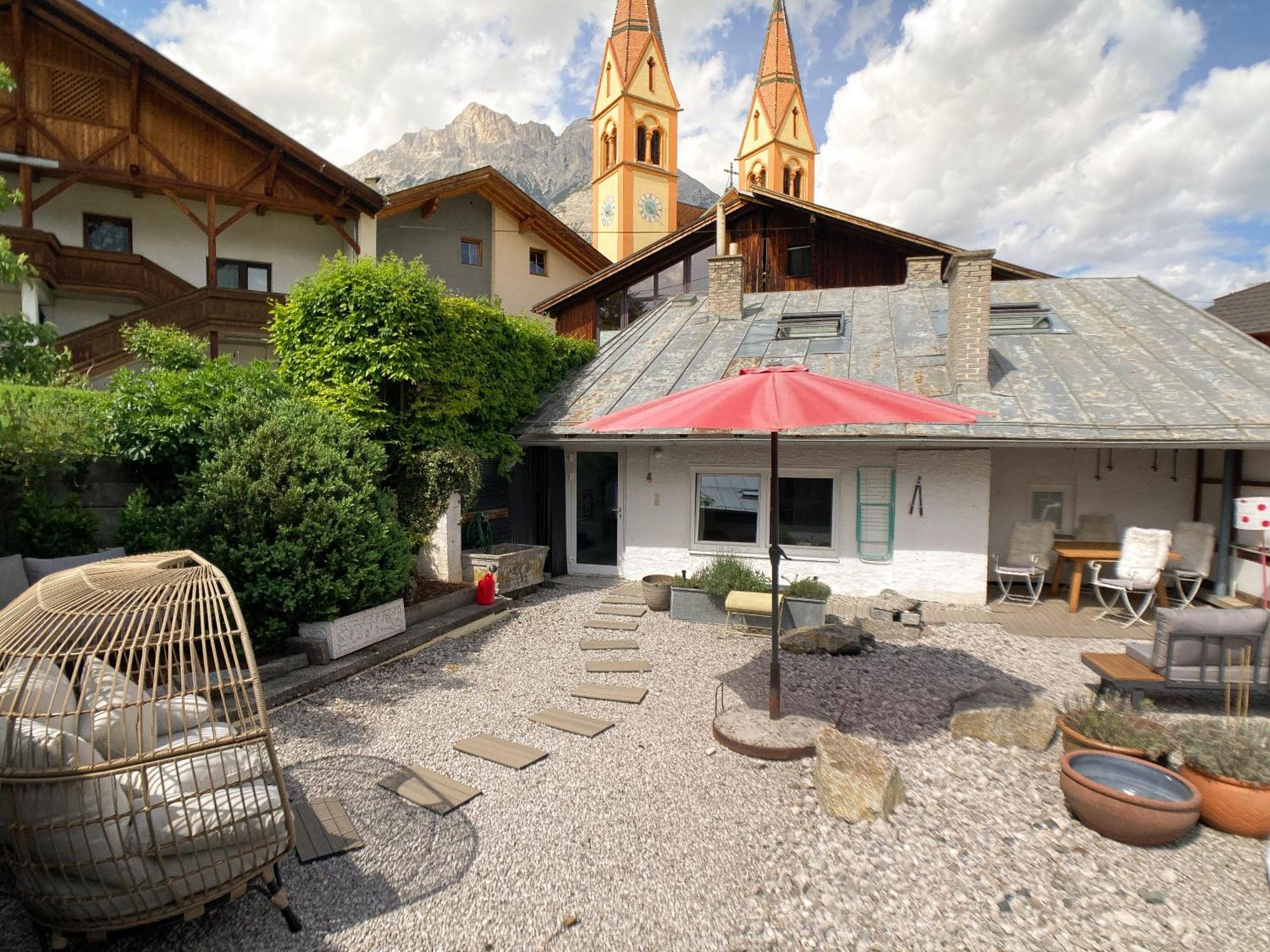 Mitten Im Zentrum Ferienwohnungen Mit Sonniger Terrasse Telfs Buitenkant foto